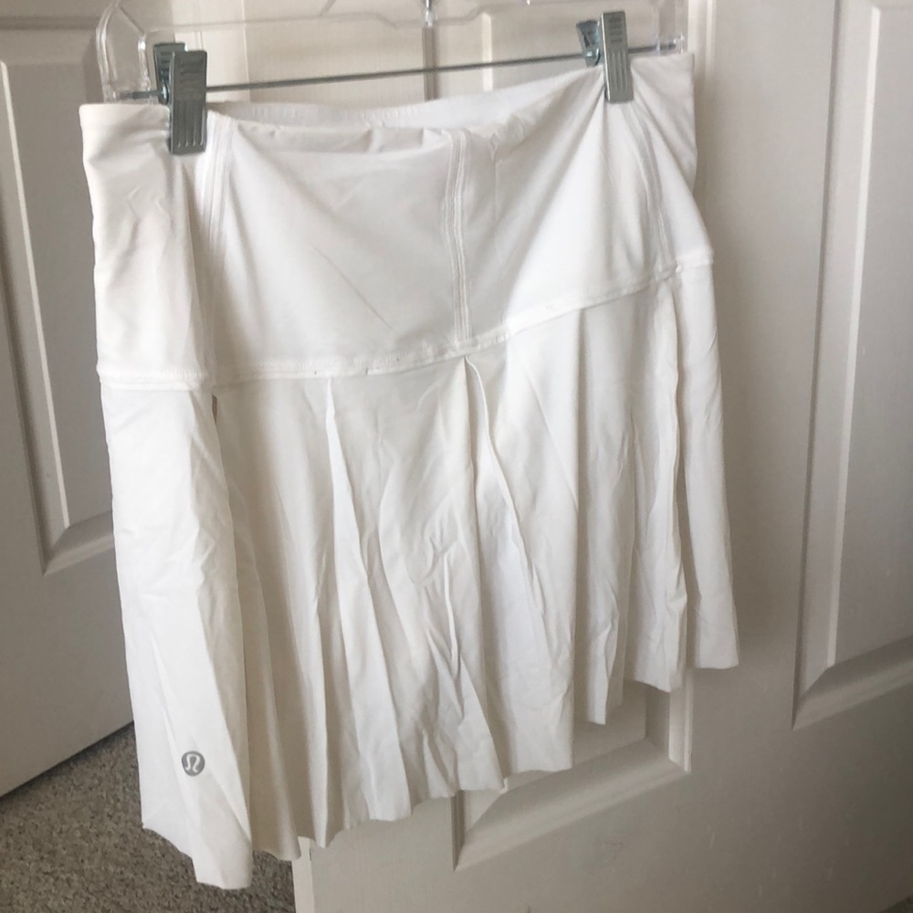 Lulu lemon white skirt